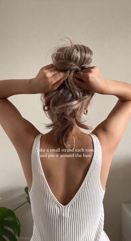 how to get the perfect messy bun, Wrapping hair