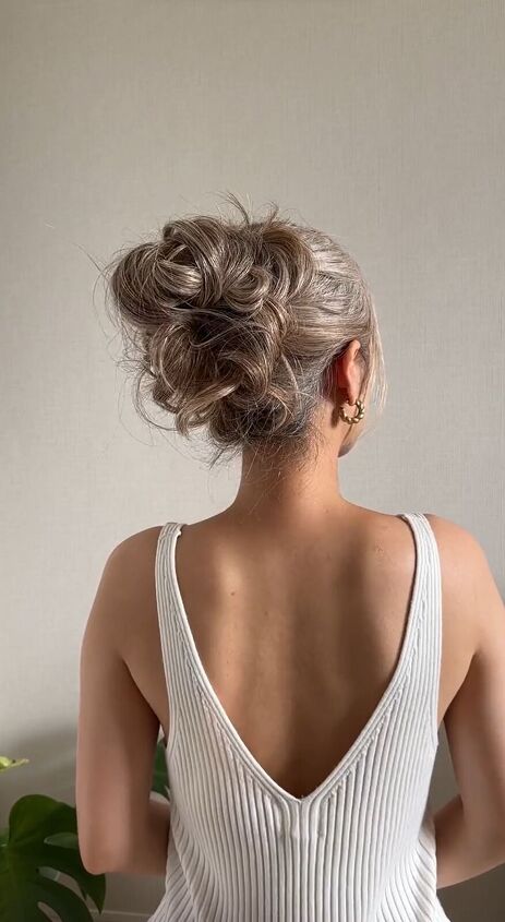 how to get the perfect messy bun, How to get the perfect messy bun