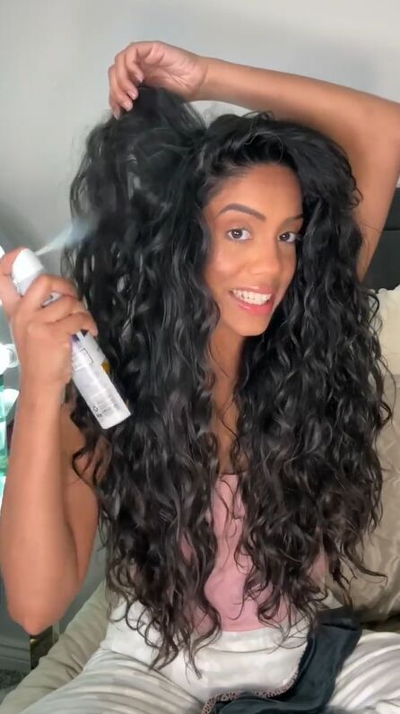 how to make your curls last longer, Applying dry shampoo