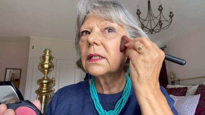 how to contour your face older woman, Blending