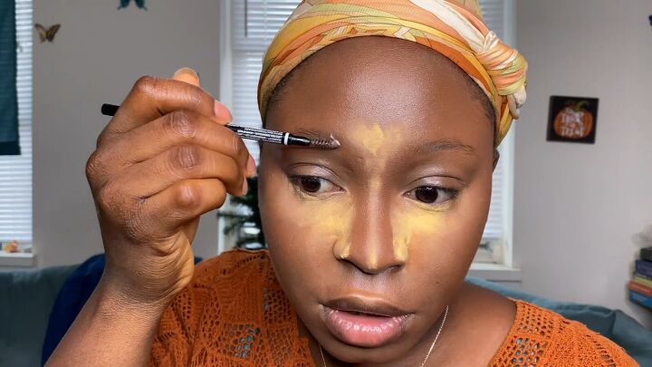 natural makeup look for dark skin, Setting brows