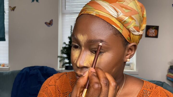 natural makeup look for dark skin, Filling in brows