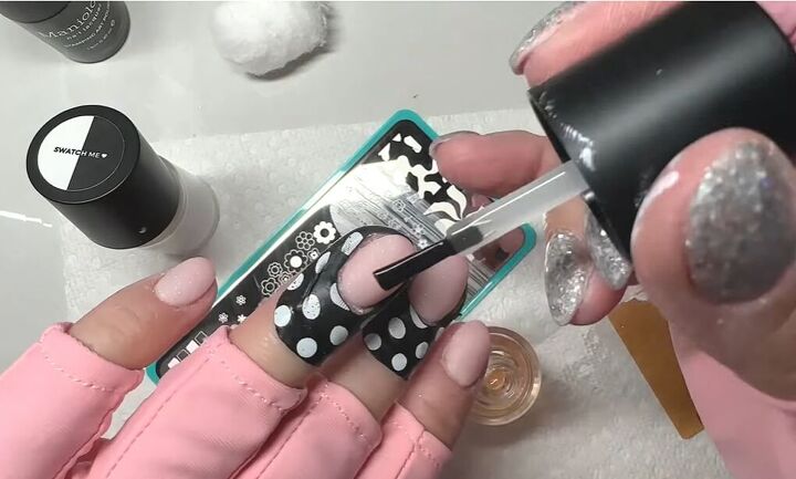 how to use nail stamps, Applying base