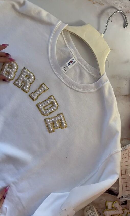 adorable personalized diy for the bride, Applying to sweatshirt