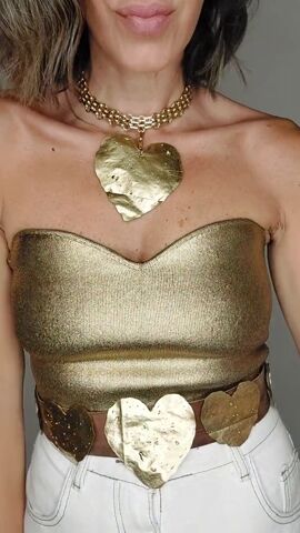 grab a glue gun to make these matching accessories, DIY gold heart choker