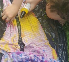 fabric spray dye project fun elise s sewing studio, Spraying wet leggings with the spray dye