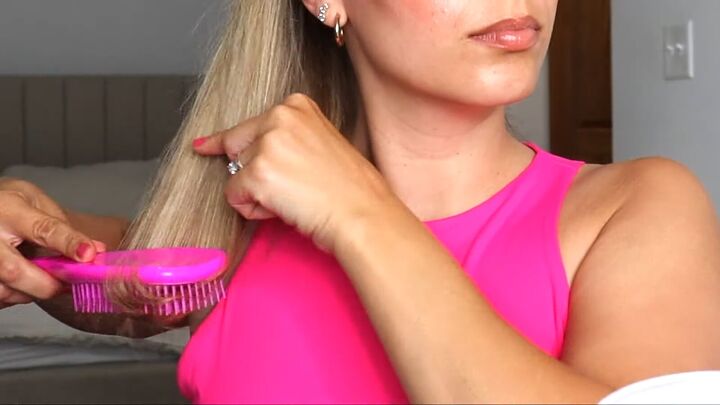 barbie ponytail, Brushing it out
