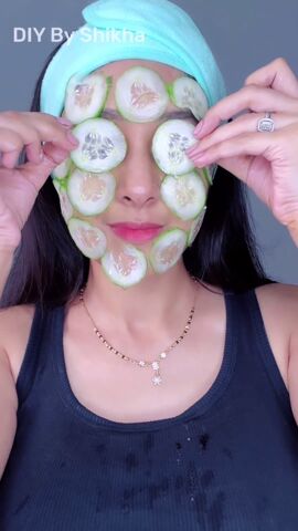 2 ingredients for this easy skin brightening facial, Applying cucumbers