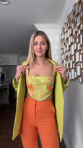 this little hack gives your breasts a boost and makes them look bigger, Low cut square neckline