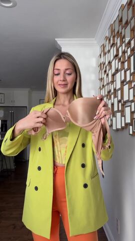 this little hack gives your breasts a boost and makes them look bigger, Rotating bra cup