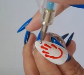 halloween blood nails, Drawing blood hand print