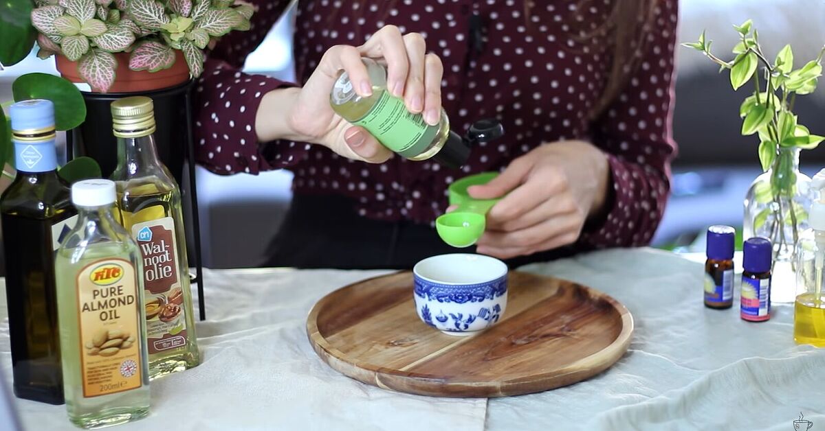 How to Make an Easy DIY Hair Oil for Growth | Upstyle