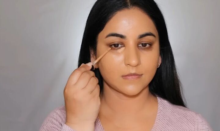 face lift makeup, Applying concealer