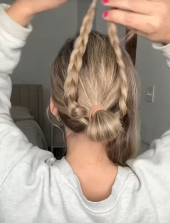 Cute and Easy Updo for a Wedding Guest Upstyle