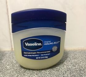 eyelash hack with vaseline, Vaseline