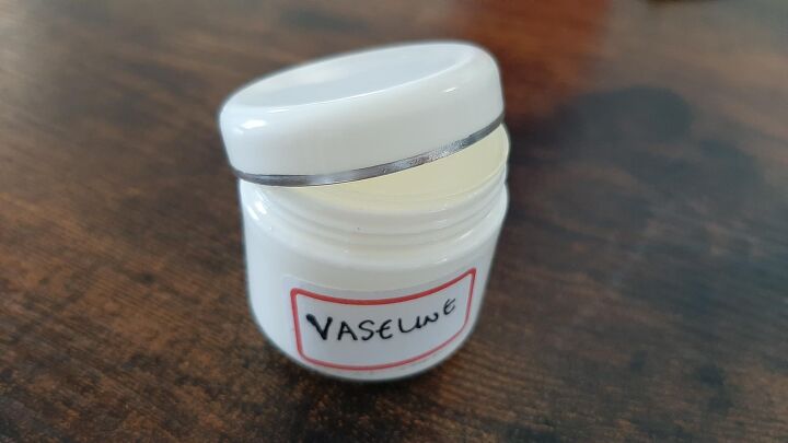 overnight beauty hacks, Vaseline