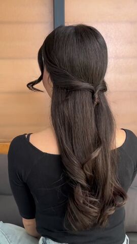 this is simple enough to do everyday, Casual half up half down hairstyle