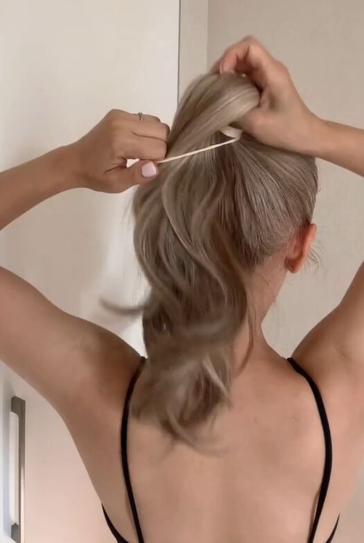 barbie ponytail with bangs, Adding volume