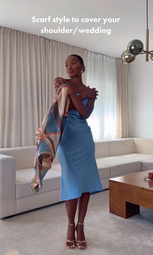 The Fashionable and Conservative Way to Wear Your Scarf as a Cover-up | Upstyle The Fashionable and Conservative Way to Wear Your Scarf as a Cover-up | Upstyle