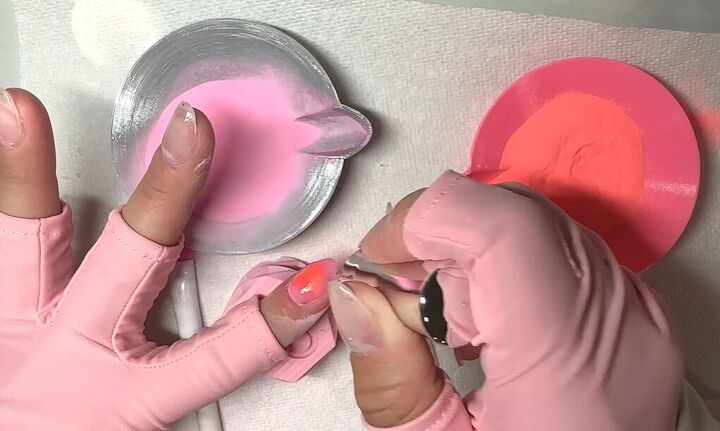 pink dip nails, Applying clear polish