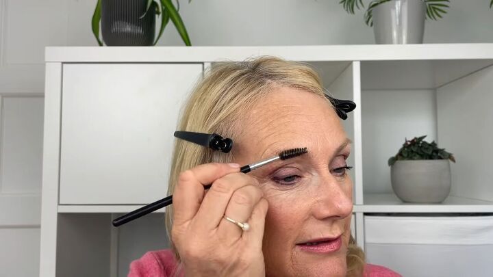 best eye makeup for older woman, Brushing brows