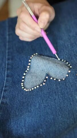 genius way to turn any denim jeans into a concert fit, Adding rhinestones
