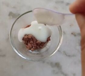 The 2-ingredient glow mask she makes with something from the fridge