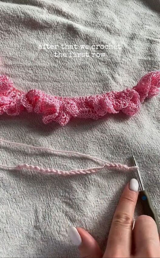 an easy tutorial on how to crochet ruffles, Crocheting a chain