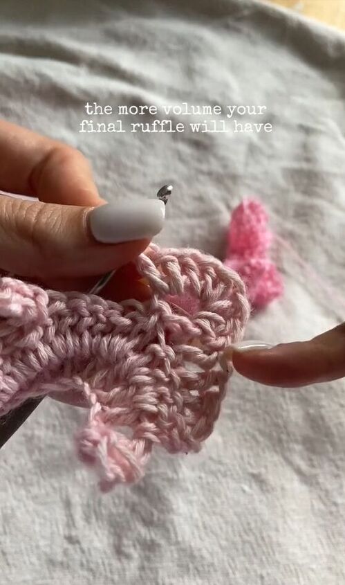 An Easy Tutorial on How to Crochet Ruffles | Upstyle
