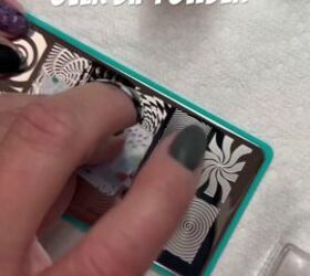 nail stamping, Scraping off polish