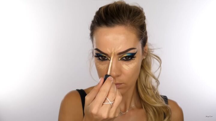 cleopatra halloween makeup, Applying skin makeup