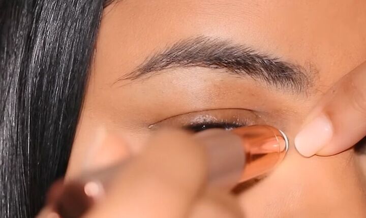 how to do inner corner eyeliner, Removing hair