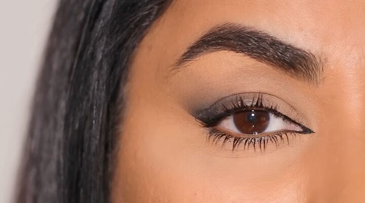 Easy Makeup Tutorial: How to Do Inner Corner Eyeliner | Upstyle