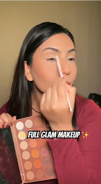 full glam makeup, Applying eyeshadow