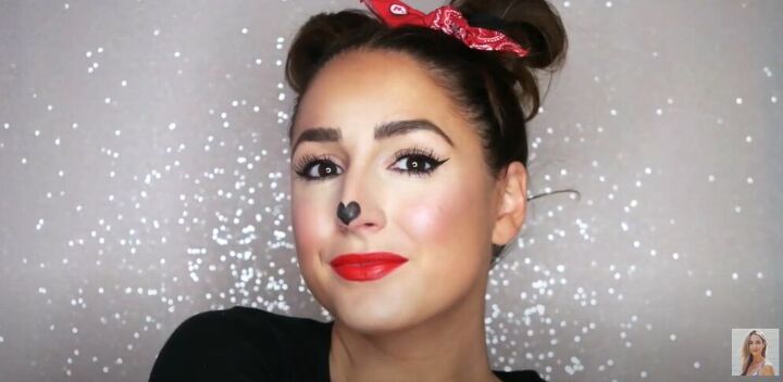 easy makeup costume ideas, Creating Minnie Mouse makeup and hair