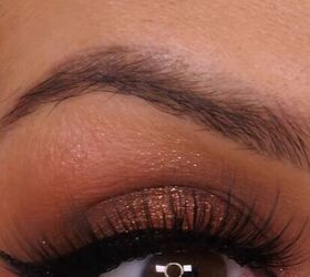 copper eye makeup, Applying mascara