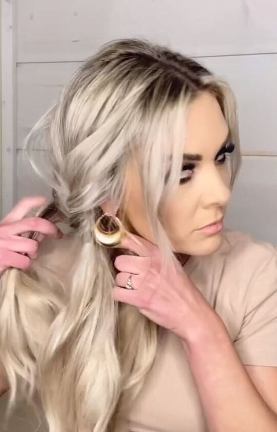 if you can t fishtail braid try this hack instead it looks exactly the, Flipping ponytail