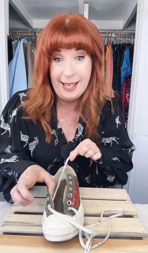 how to lace your shoes without the bunny ears showing, Lacing shoes