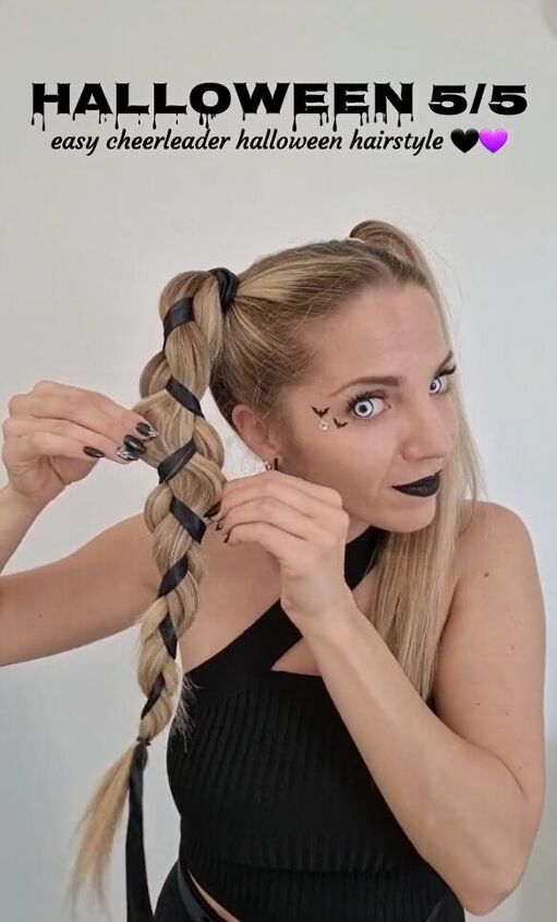 save this spooky hairstyle for halloween, Pulling on hair
