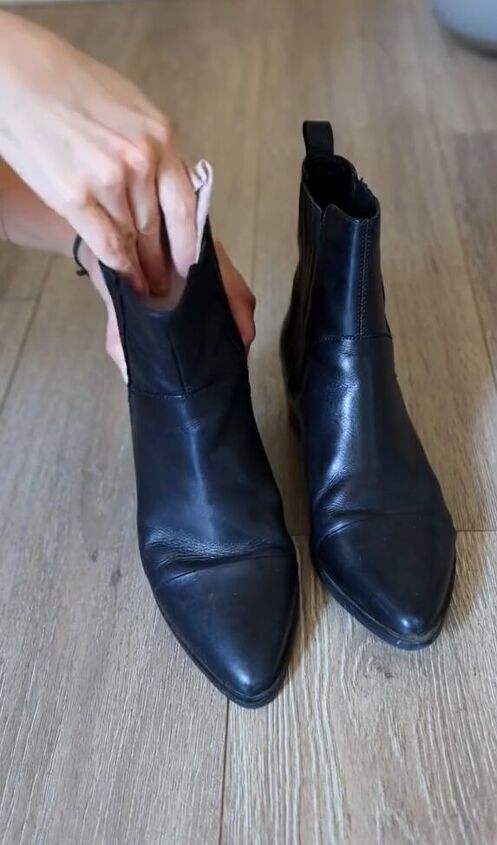 break in your new boots with this genius hack, Adding padding to boots