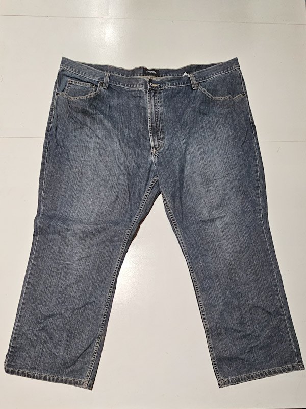 Denim Refashion to Wide Legged 90's Jeans! | Upstyle