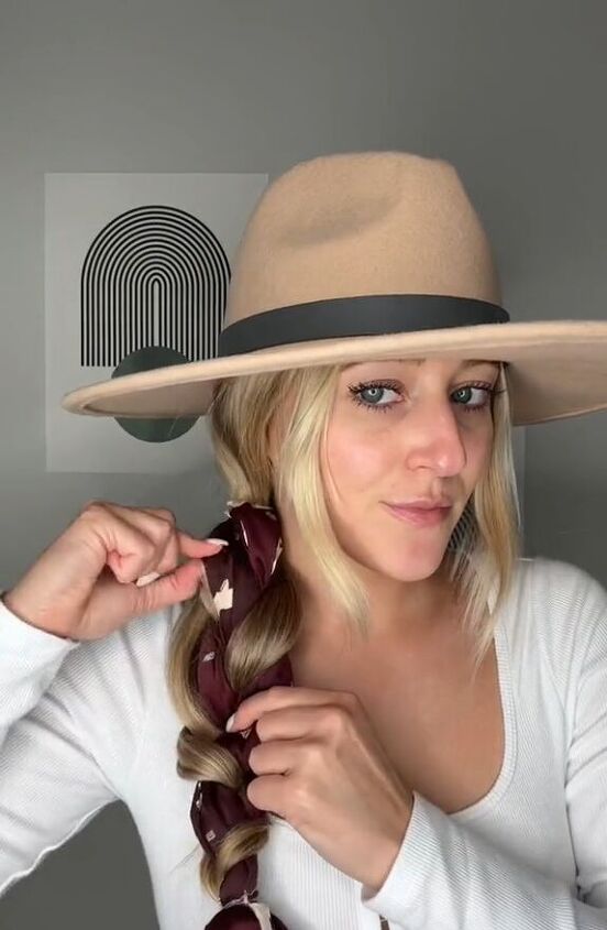 this fall hairstyle is perfect for people who love hats, Pulling on hair