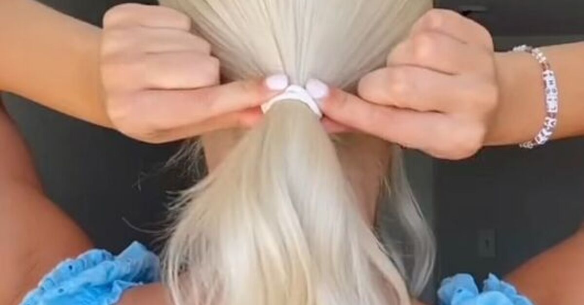 The EASIEST Claw Clip Hairstyle and It Looks so 90s Upstyle