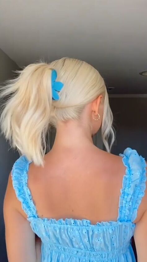 The EASIEST Claw Clip Hairstyle and It Looks so 90s Upstyle