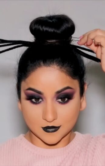 cute spider halloween makeup, Wrapping hair around bun