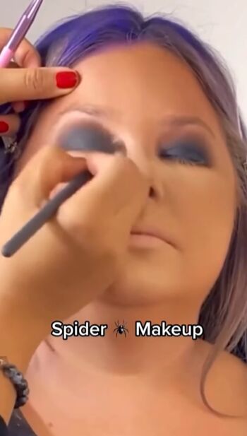 halloween spider web eye makeup, Applying eyeshadow