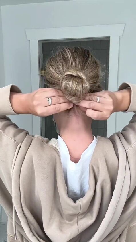 60 second hairstyles, Tucking ends