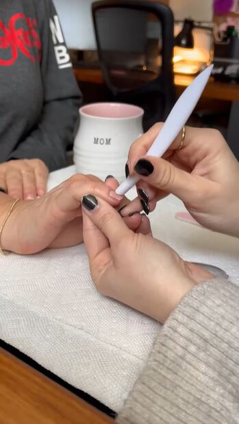 Follow These 9 Quick Basic Manicure Steps to Achieve Glam Nails | Upstyle