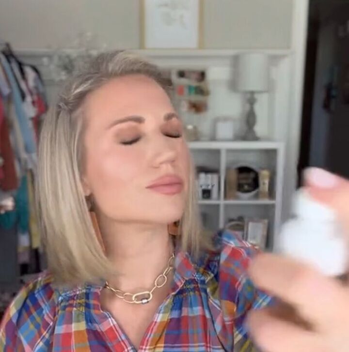 how i set my makeup, Applying setting spray