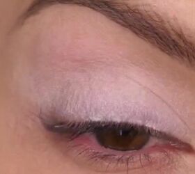 lilac eye makeup, Applying eye primer